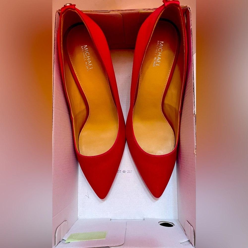 Michael Kors pumps